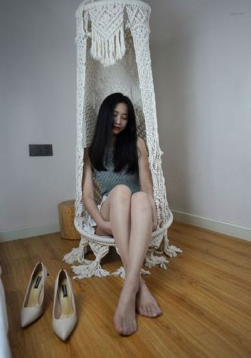 《美女草比》国语在线观看_字幕高清版在线播放
