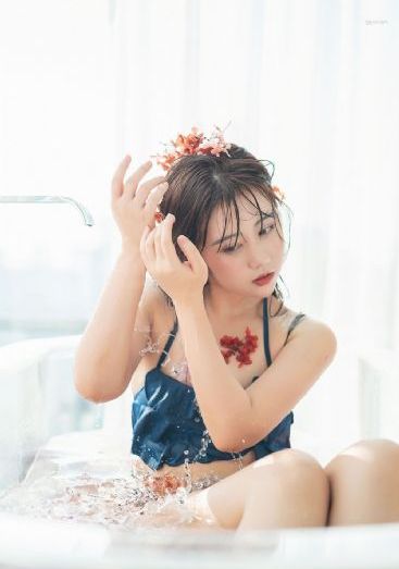 国产游戏《笼中窥梦》_DVD电影在线看