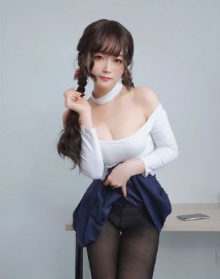 欧美5级片_十万网红美女美酱