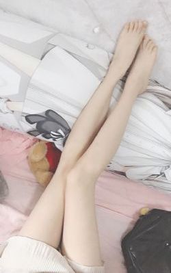 欧美人成年后发色变深_HD全集在线观看